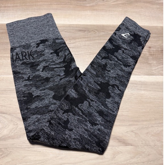 Gymshark Pants - Gymshark Adapt Camo Seamless Leggings Womens Small Black Grey Camo Yoga Gym